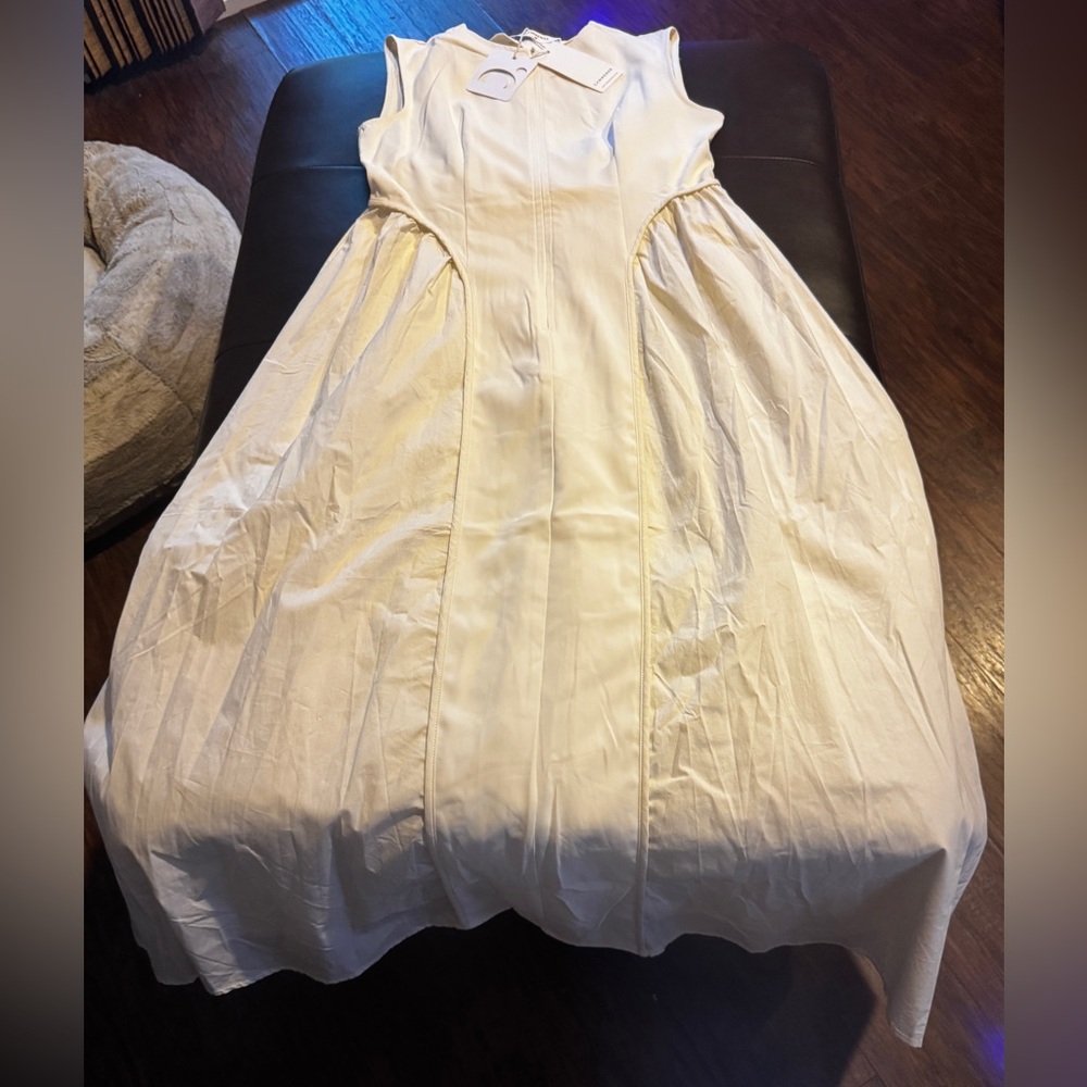 Commense Elegant Cream Maxi Dress